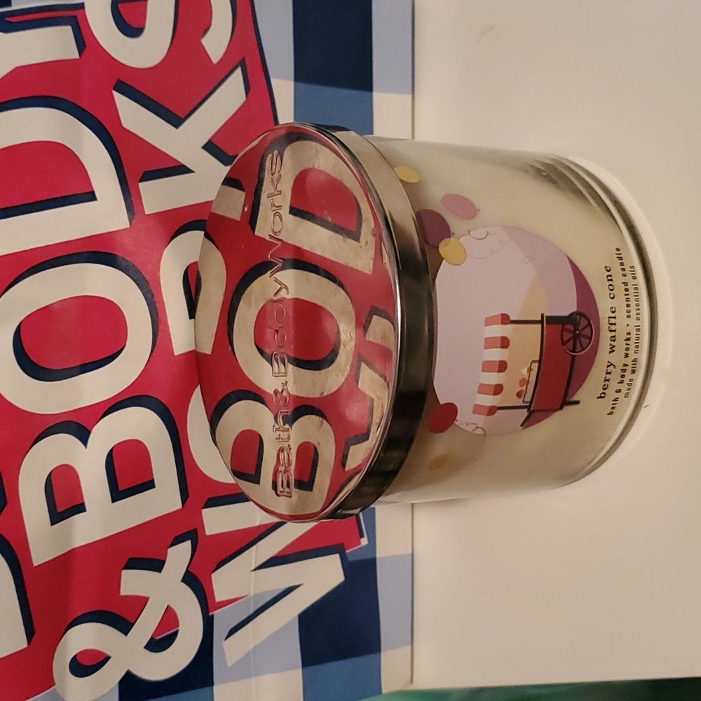 BBW Berry Waffle Cone Candle